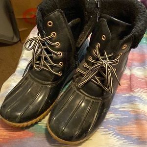 Black duck boots